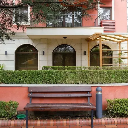 Superb 2-Bdr Luxury Apt With Pool In Villa Mare By Flat Mаnager